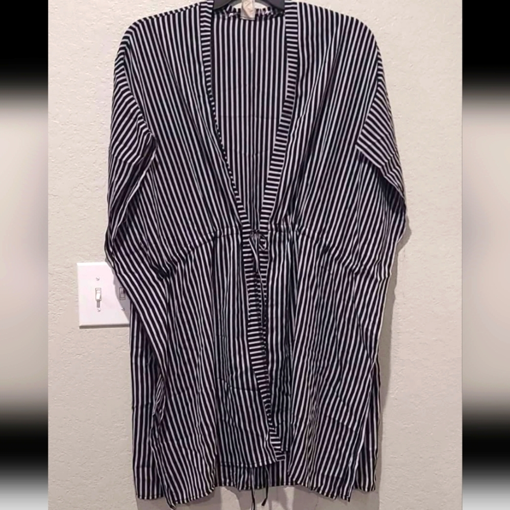 Black & White Striped Swim Cover-up - XXL/XXXL